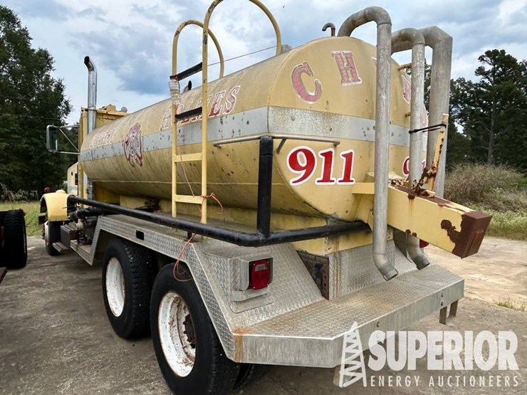 1986-peterbilt-349-image-2