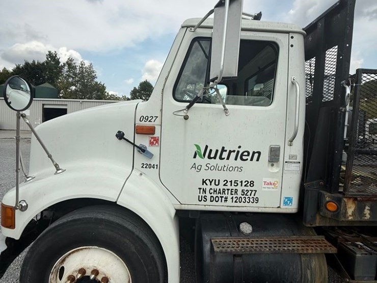 2000-ihc-8100-liquid-nurse-truck-(pz13911,-unit-22041)-image-4