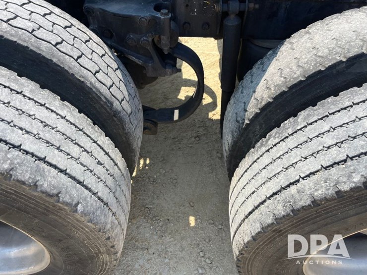 2013-kenworth-t660-image-40