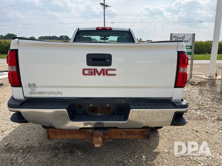 2017-gmc-3500-image-24