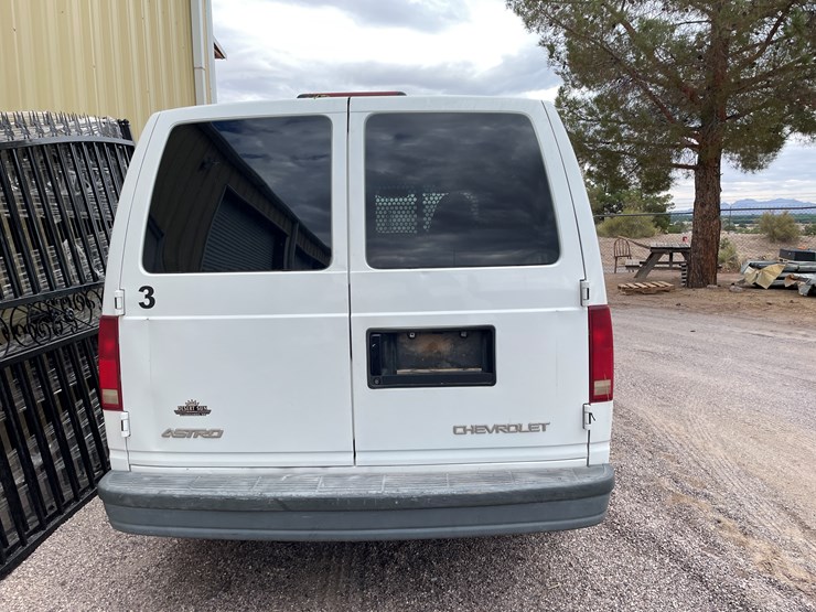 2004-chevrolet-astro-image-3