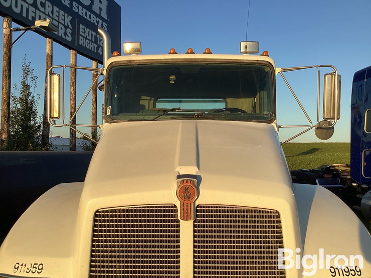 1999-kenworth-t300-image-13