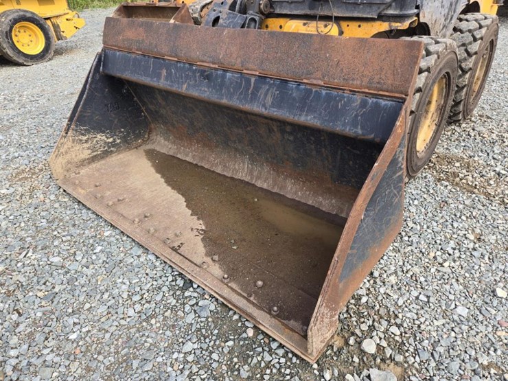 2010-jcb-180-image-10