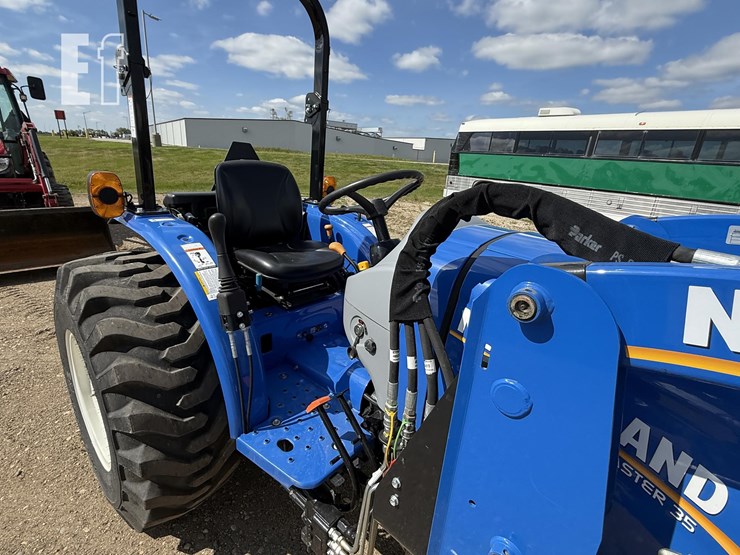 2022-new-holland-workmaster-35-image-16