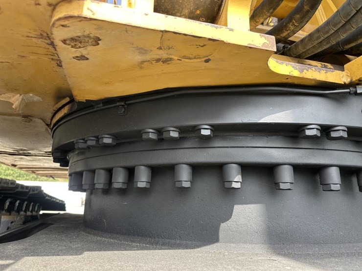 2011-caterpillar-320d-image-67