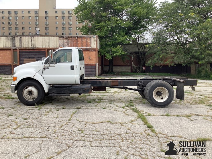 2015-ford-f650-image-8