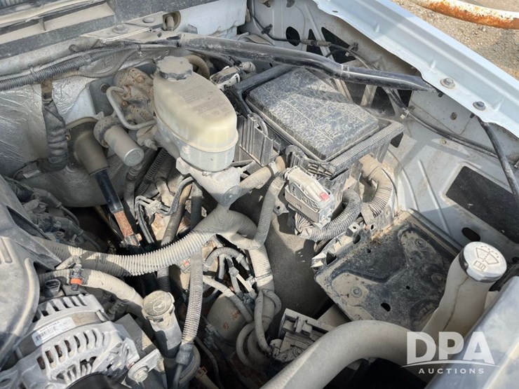 2017-gmc-3500-image-47