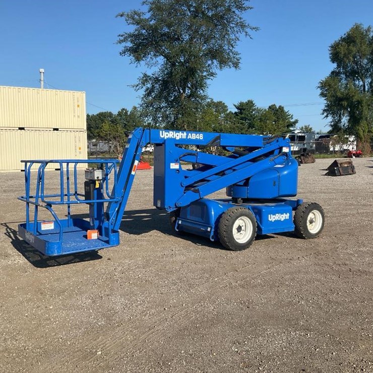 2000 UP-RIGHT AB46E