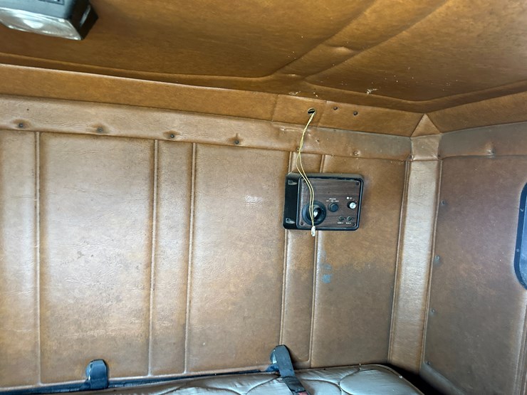 #32186-•-inop-1996-freightliner-usf-1e-t/a-sleeper-truck-tractor-vin:-1fuyddyb0tp728989-image-67