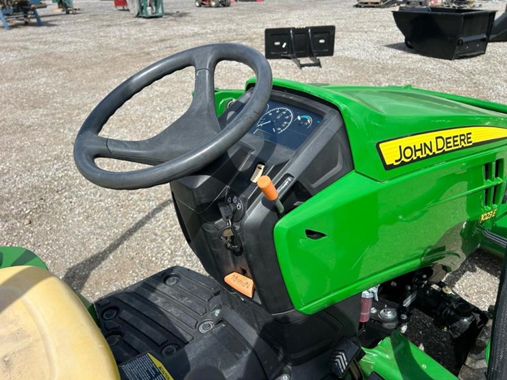 2020-john-deere-1023e-image-29
