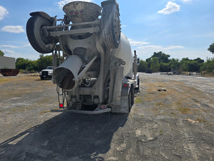 2014-peterbilt-365-image-26