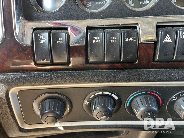 2013-kenworth-t660-image-71