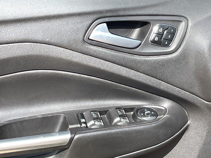 2014-ford-escape-image-33