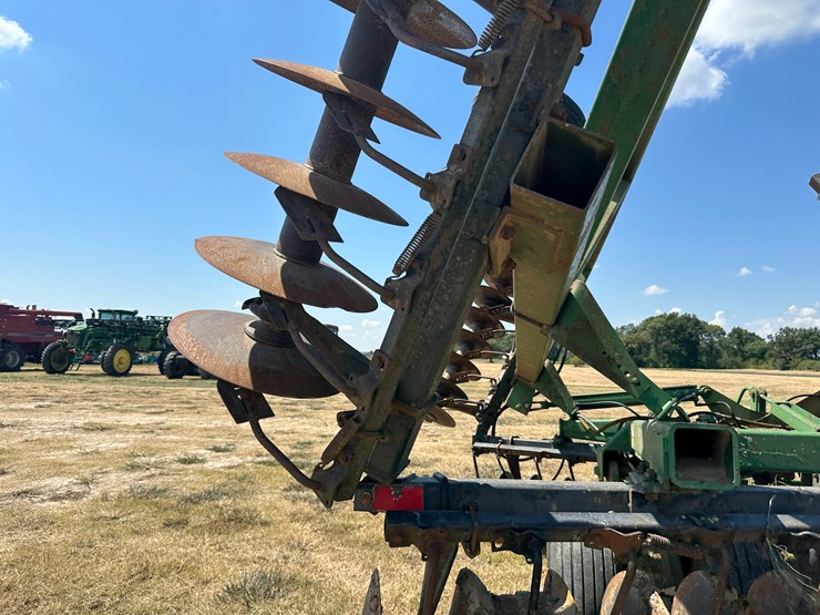john-deere-34-image-16