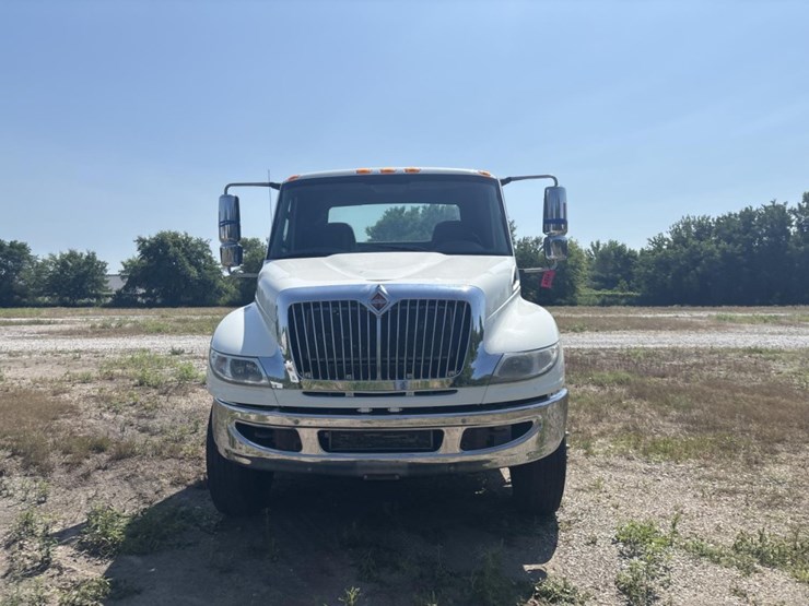 2014-international-durastar-4400-image-6