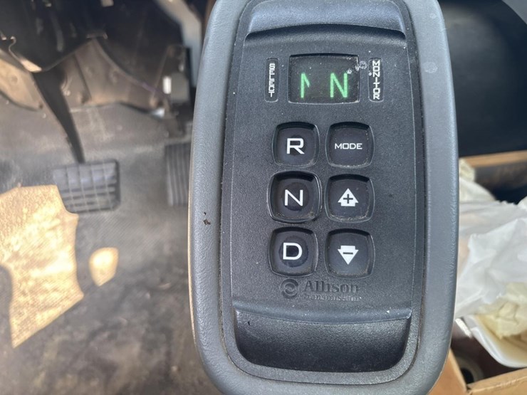 2014-international-durastar-4400-image-43