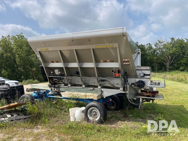2019-john-deere-485-image-8