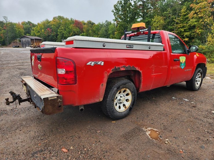 2013-chevrolet-silverado-1500-image-4