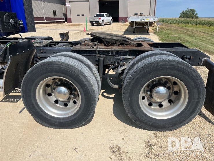 2013-kenworth-t660-image-46