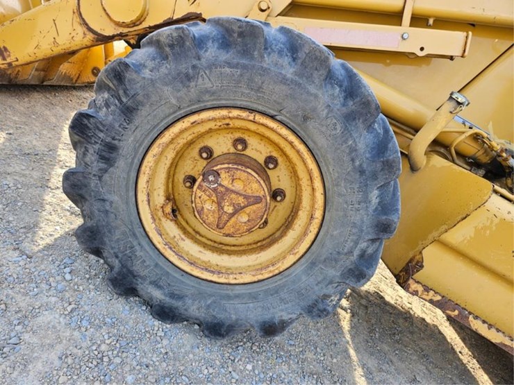caterpillar-430d-image-53