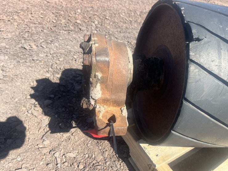 #1566-•-approx-26"-belt-roller-image-11