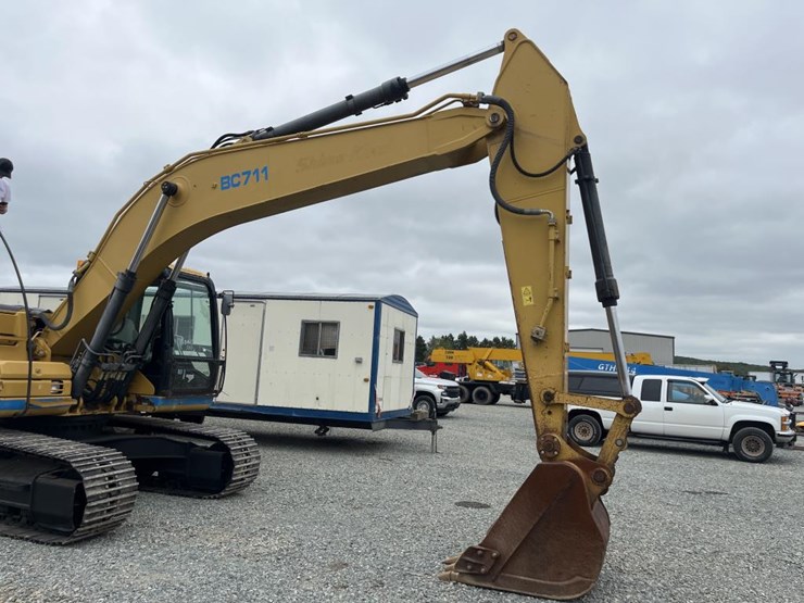 2011-caterpillar-320d-image-11