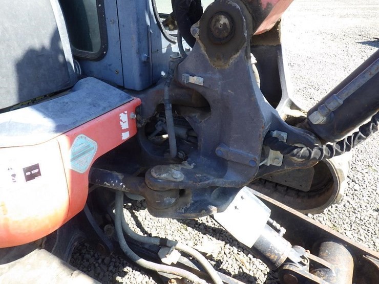 2014-kubota-kx057-4-image-15