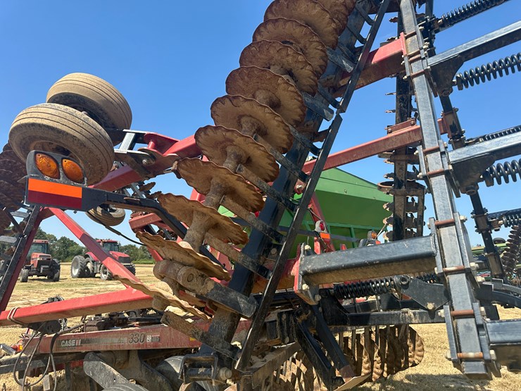 case-ih-330-image-29