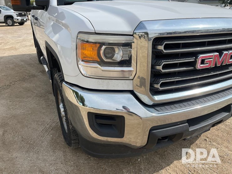 2015-gmc-2500-image-26