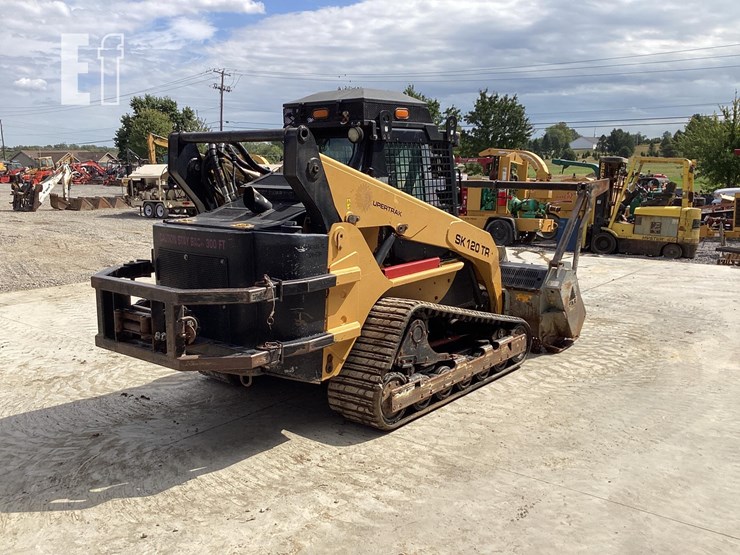 2009-supertrak-sk120tr-image-4