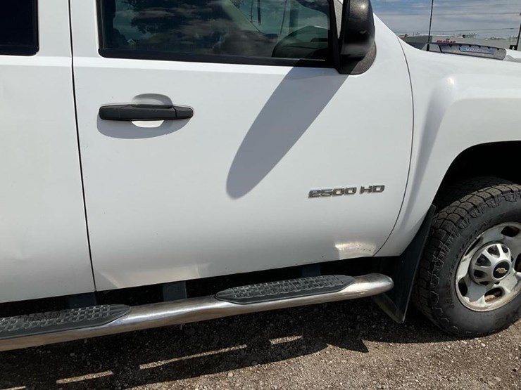 2013-chevrolet-silverado-2500-image-39