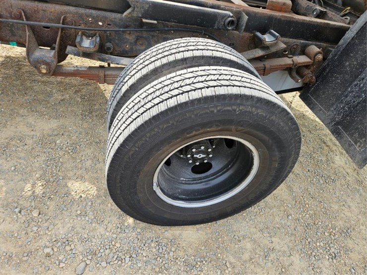 2004-ford-f350-image-37