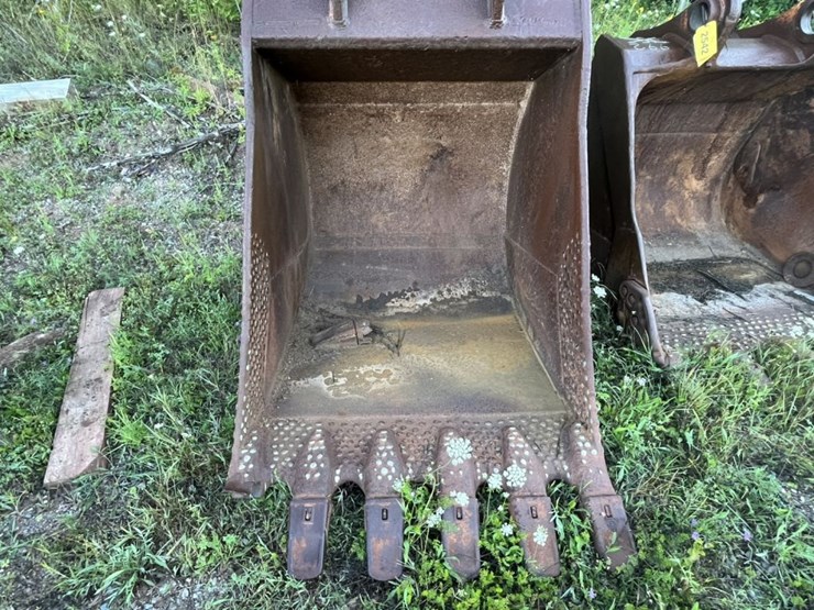 #2541-•-approx-51“-excavator-bucket-image-5