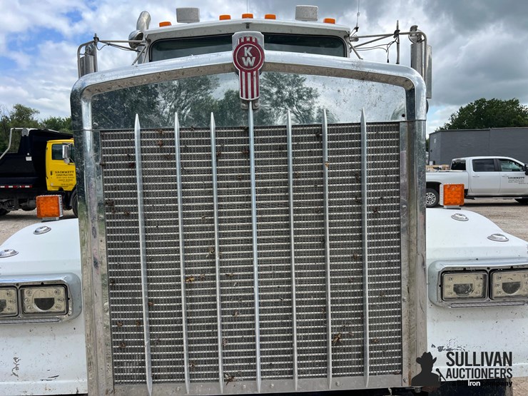2003-kenworth-w900-image-11
