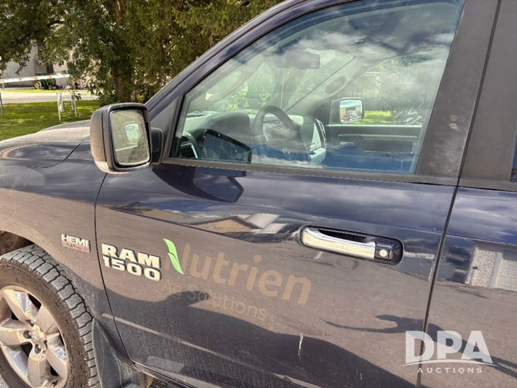 2016-dodge-ram-1500-image-24