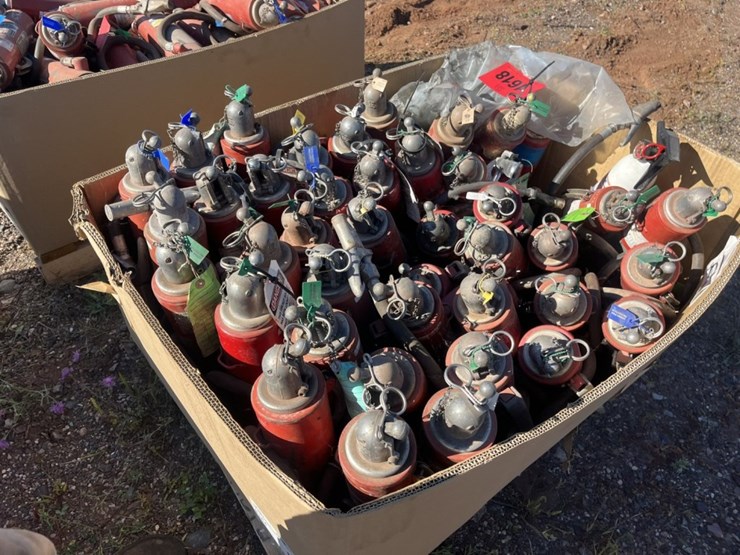 #1618-•-fire-extinguishers-image-4