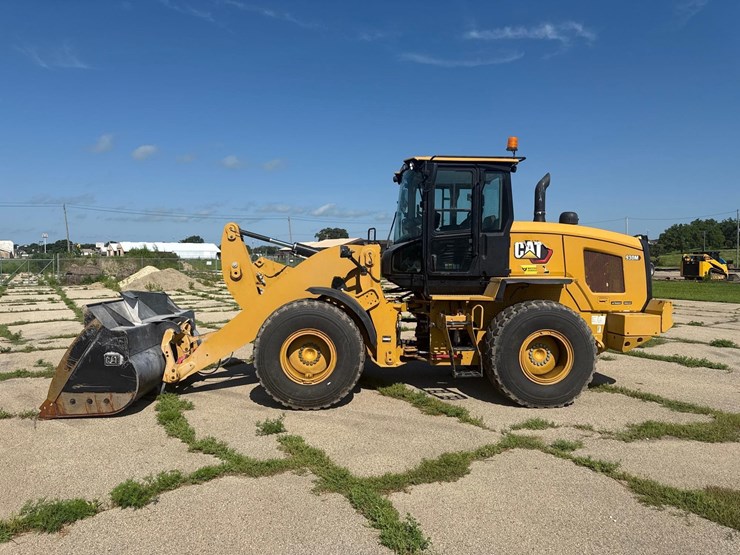 2023-caterpillar-930m-image-1