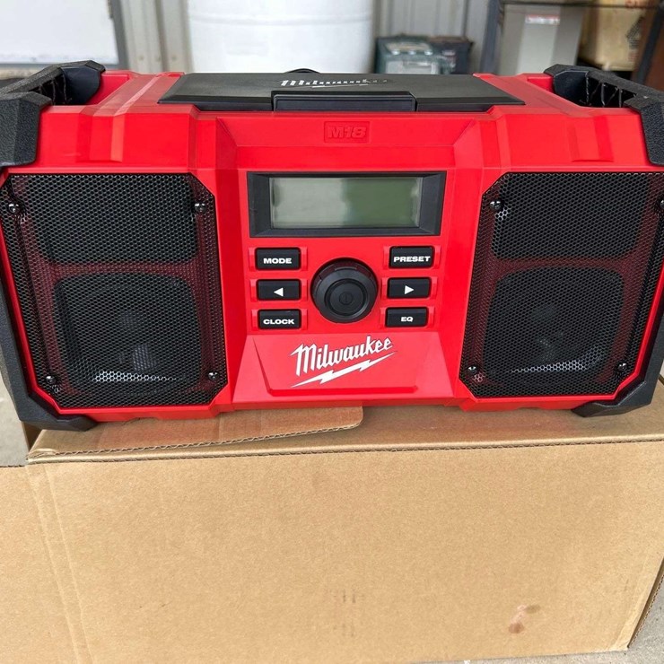 Milwaukee M18 Jobsite Radio