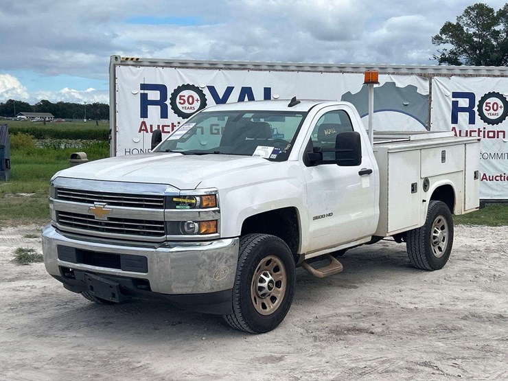 2016-chevrolet-silverado-3500hd-image-1
