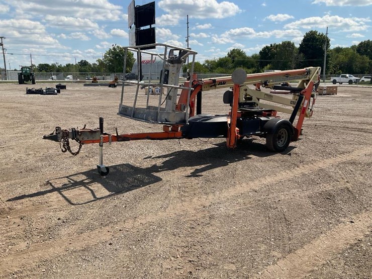 2012-jlg-t350-image-9