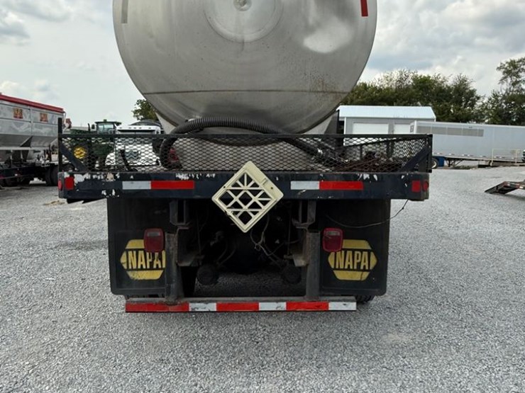 2000-ihc-8100-liquid-nurse-truck-(pz13911,-unit-22041)-image-7