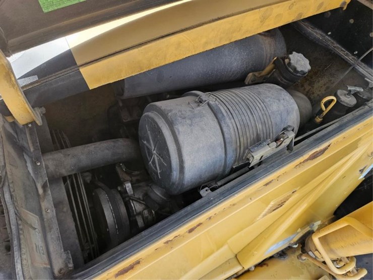 caterpillar-430d-image-14