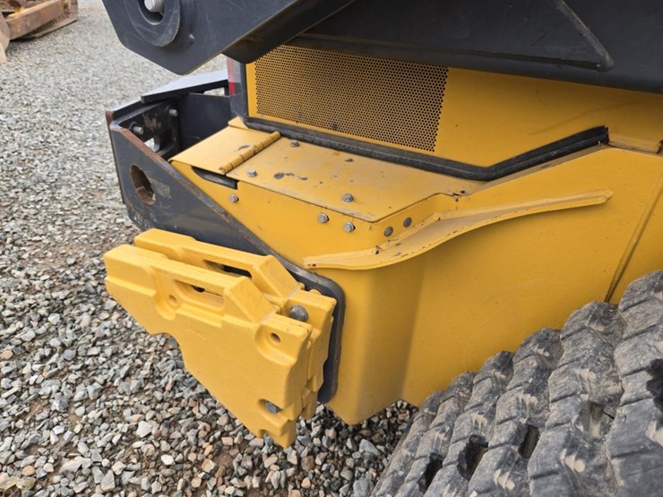 2022-deere-333g-image-27
