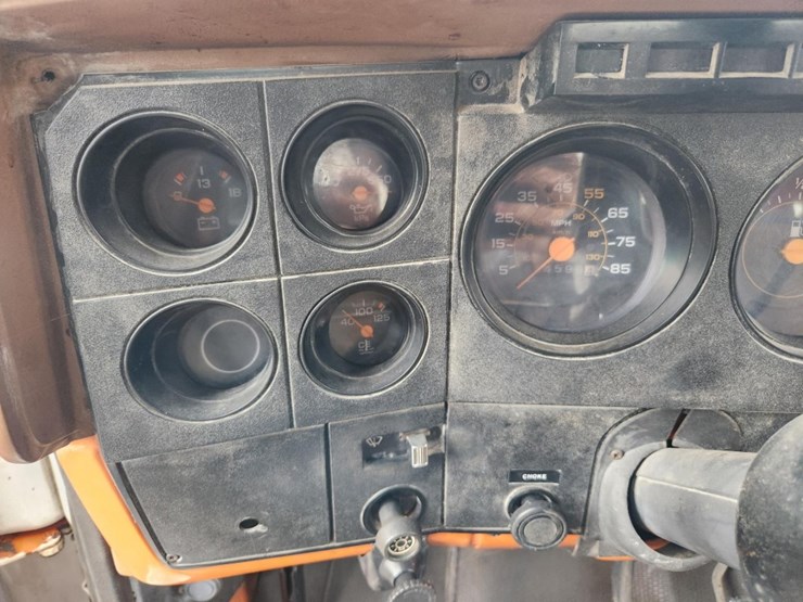 #1647-•-1976-gmc-fuel-truck-image-59