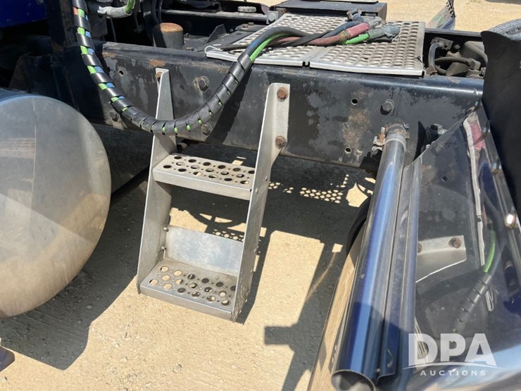 2013-kenworth-t660-image-48