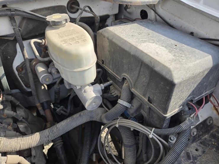2013-chevrolet-2500hd-image-56
