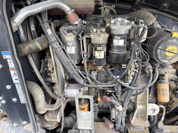 caterpillar-th407c-image-16
