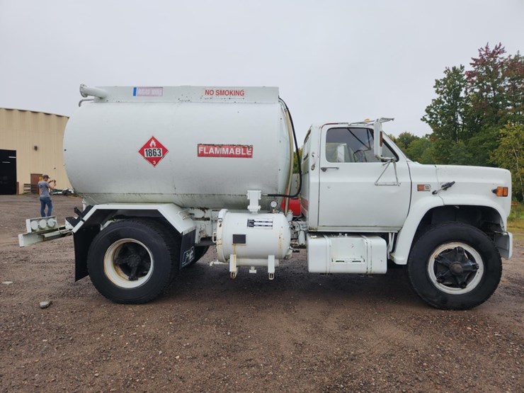 #1647-•-1976-gmc-fuel-truck-image-6