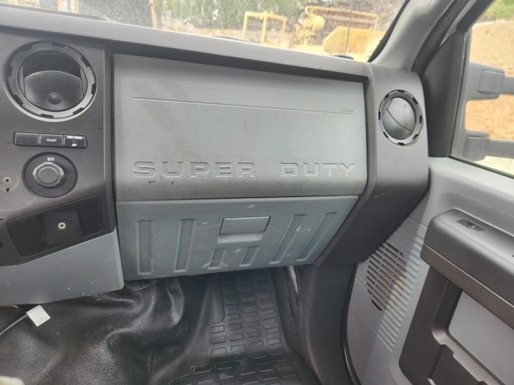 2011-ford-f550-image-50