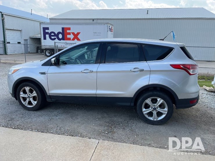 2015-ford-escape-se-image-10